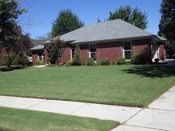 3rd image of 2609 Edgerton Dr SE