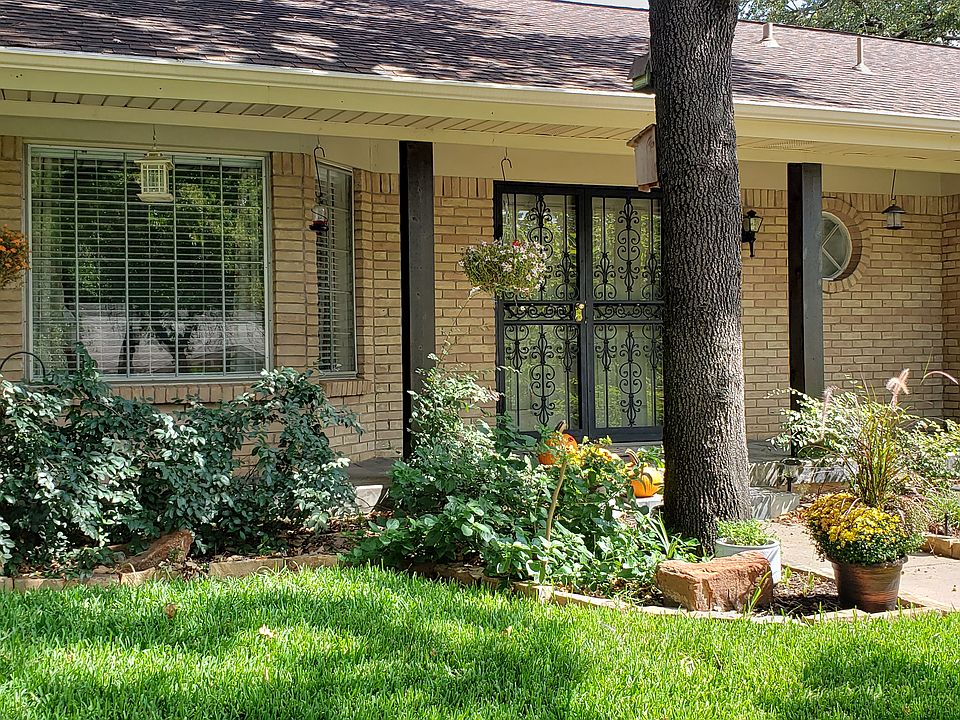 1st image of 1412 Woodway Dr