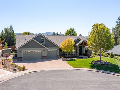 119 NW Caddis Pl, Grants Pass, OR, 97526