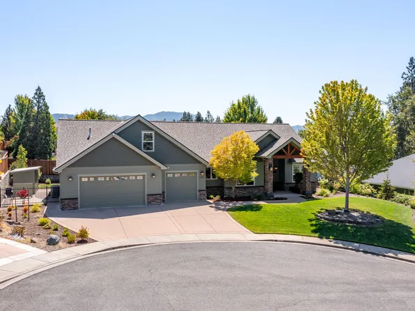 119 NW Caddis Pl, Grants Pass, OR 97526