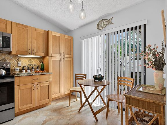 5th image of 3302 Carambola Circle S #3302