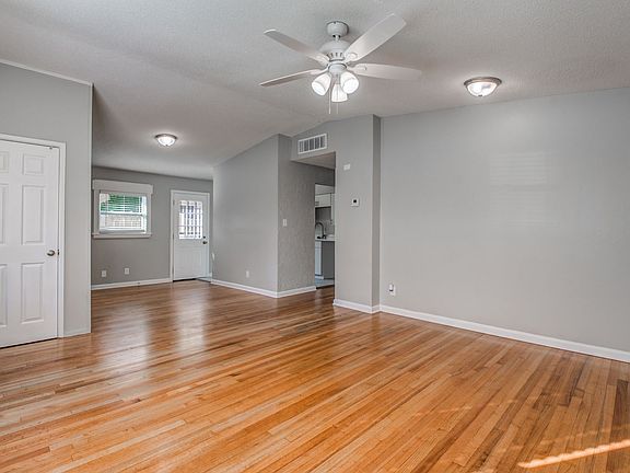 3rd image of 2926 Walker Ave