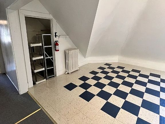 3rd image of 1513 E Superior St #7
