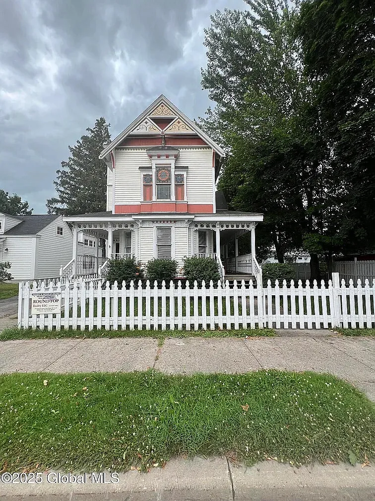 21 Willett Street — Photo 1