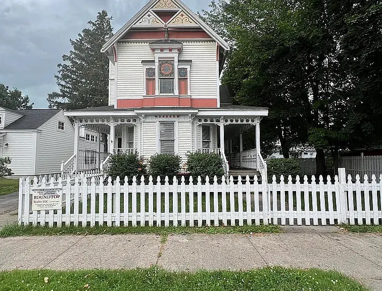 21 Willett St — Photo 1
