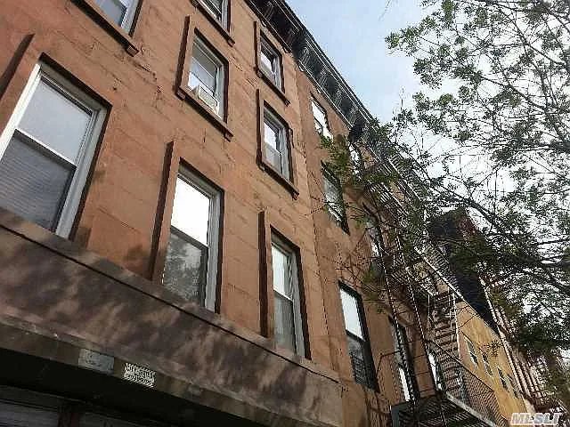 300 E 118th St photo 1