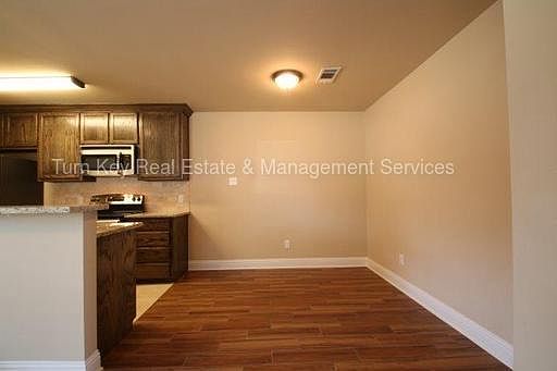 5th image of 8038 W Elizabeth Ln