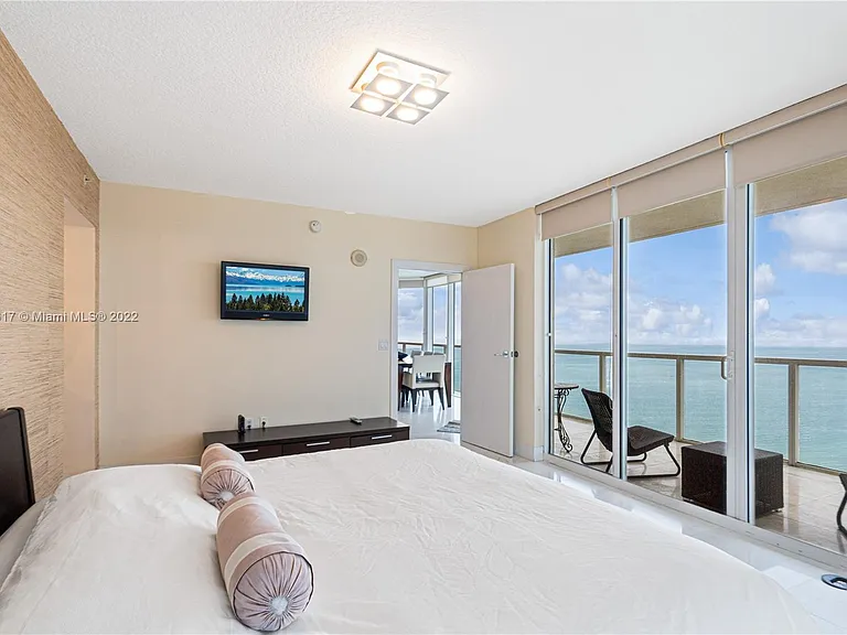 16699 Collins Ave #4108 — Photo 11