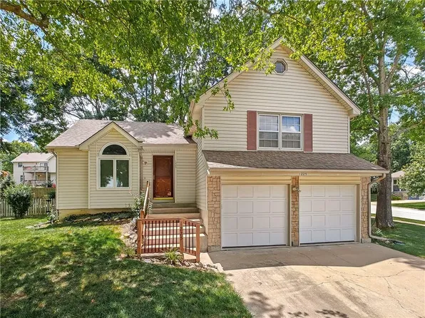 1225 E 125th St, Olathe, KS 66061