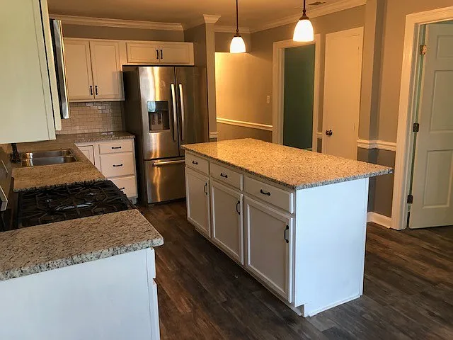 1259 W Bellewood Dr — Photo 3