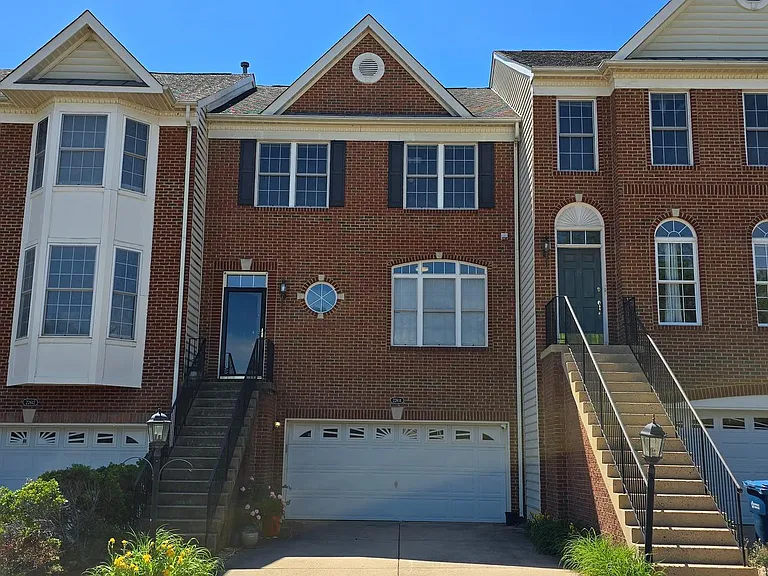 22614 Welborne Manor Sq — Photo 1
