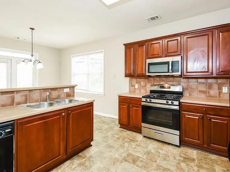 1 Horseshoe Ln — Photo 9