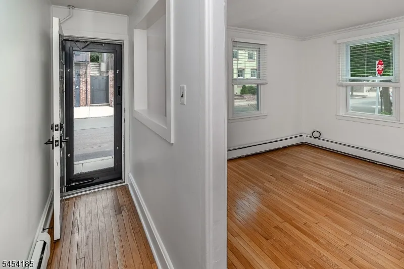 2 bed, 1.5 bath, 1200 sqft, $3,400 — Photo 4