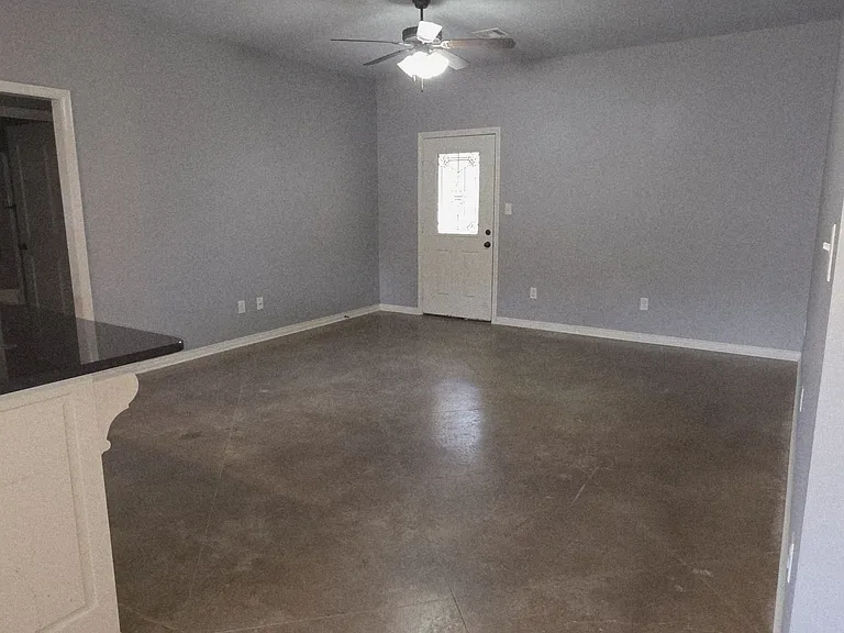 120 Carriage Hills Dr — Photo 5