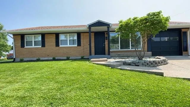 396 Cambridge Dr photo 1