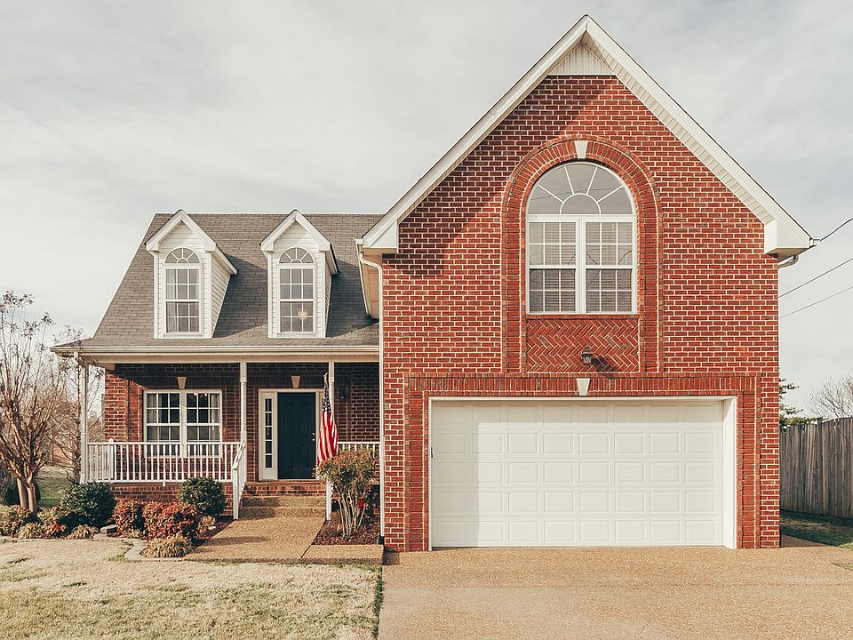 1st image of 321 Lone Oak Dr