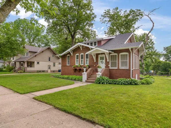 424 4th Ave SW, Faribault, MN 55021