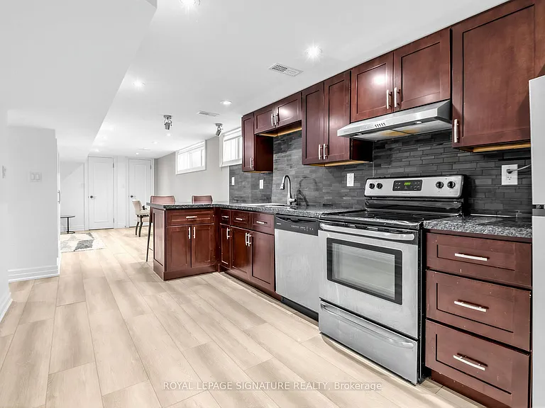22 Scotswood Rd — Photo 4