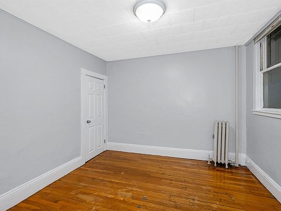 5th image of 884 Huntington Ave