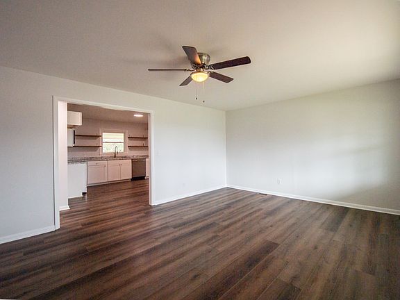 4th image of 809 N Military Ave