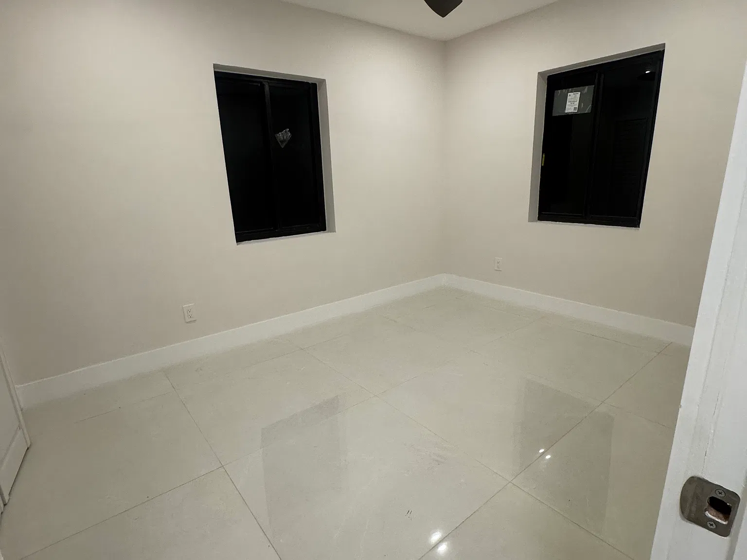 2 bed, 1075 sqft, $3,675 — Photo 4