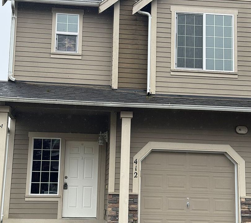 1st image of 412 NE Miramar Cir