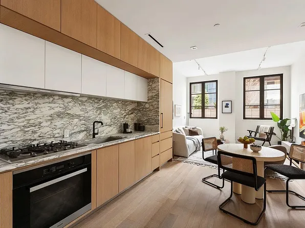 517 W 29th St APT 3F, New York, NY 10001