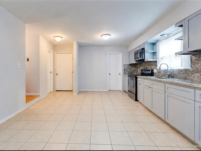 715 Continental Dr #3 — Photo 4