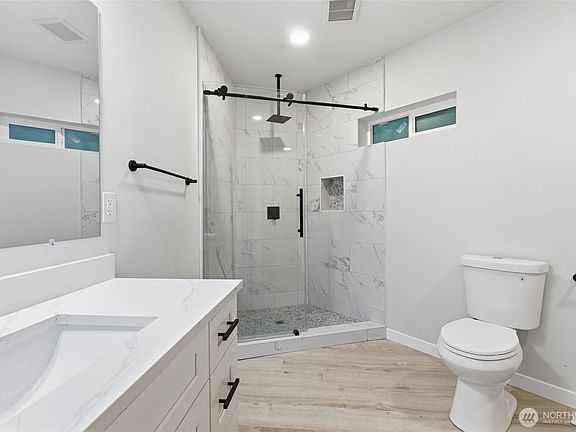 5th image of 10953 N Madison Avenue NE