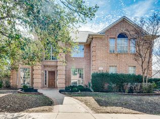 5200 Rainier Rd, Fort Worth, TX 76137