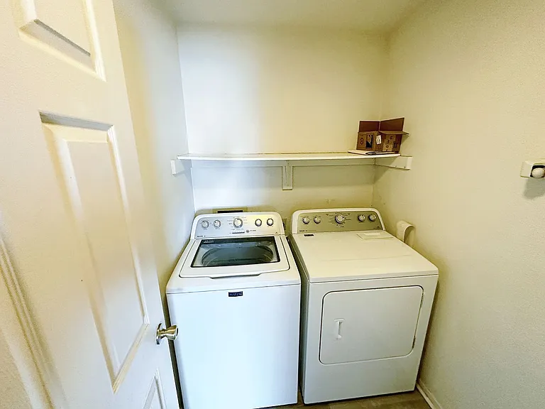 11050 N 111th Way — Photo 7
