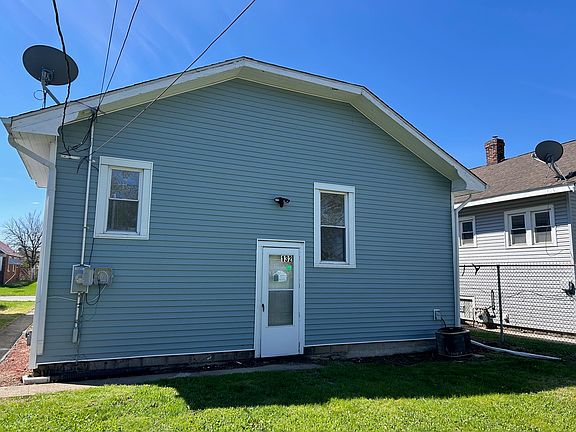 4th image of 132 Mason St