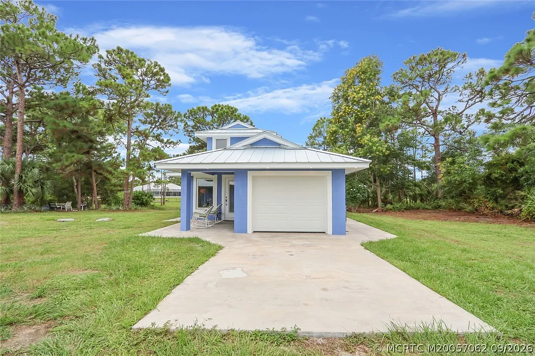 2 bed, 2.0 bath, 2628 sqft, $2,800 — Photo 1
