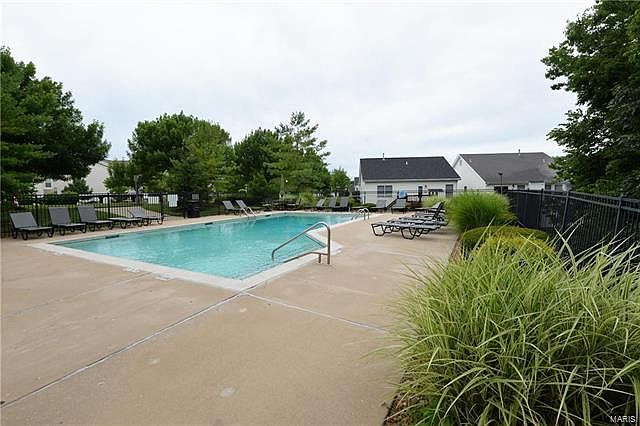 2nd image of 410 Benton Dr
