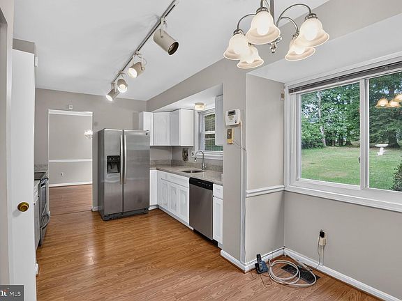 4th image of 9011 Ivanhoe Rd