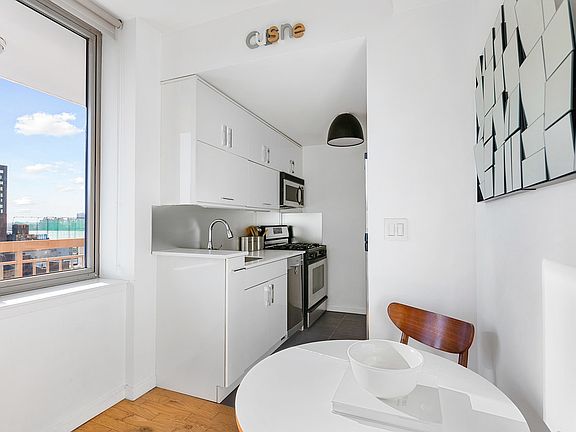3rd image of 520 W 23rd St APT 15-G