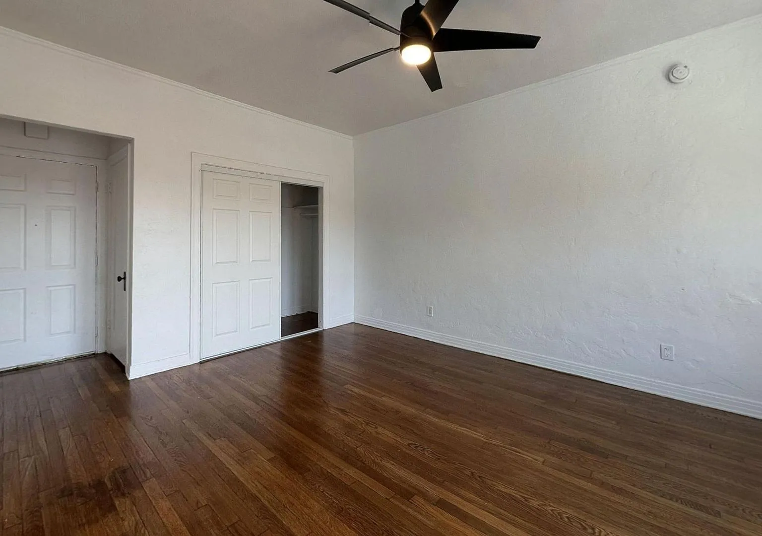 Sunset Apts...Gorgeous Newly Remodeled Apartments..CALL NOW! — Photo 2