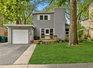 923 Yale Ave, Wilmette, IL 60091