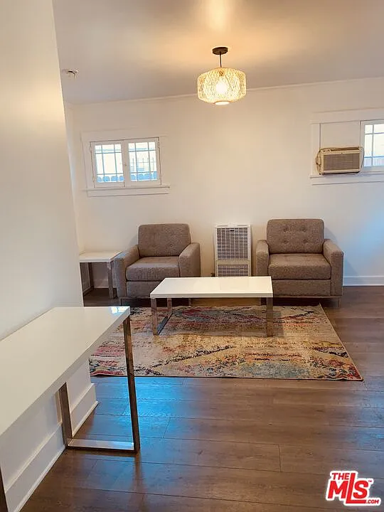 1 bed, 1.0 bath, $1,250 — Photo 2