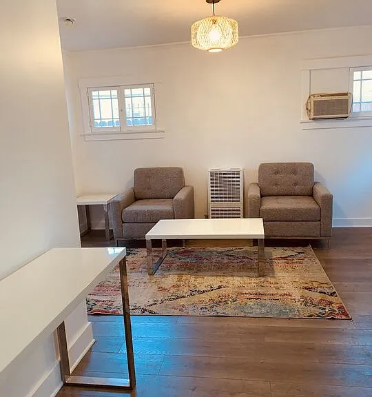 1032 S Burlington Ave #1/2 — Photo 5