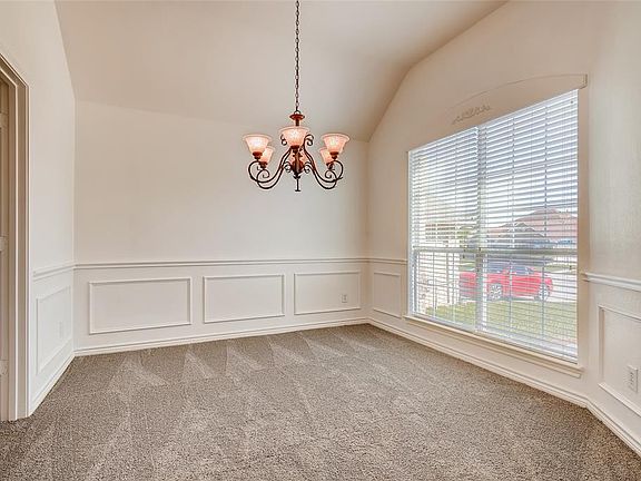 4th image of 5441 Champlain Dr