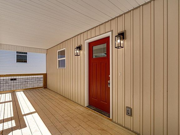4th image of 3735 Grace Ave