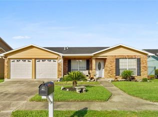 7180 Pinebrook Dr, New Orleans, LA 70128
