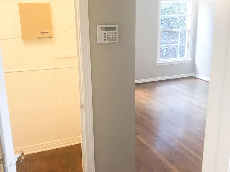 4414 Holland Ave — Photo 13