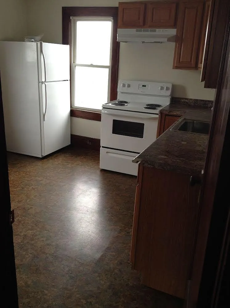 2 bed, 1000 sqft, $900 — Photo 2