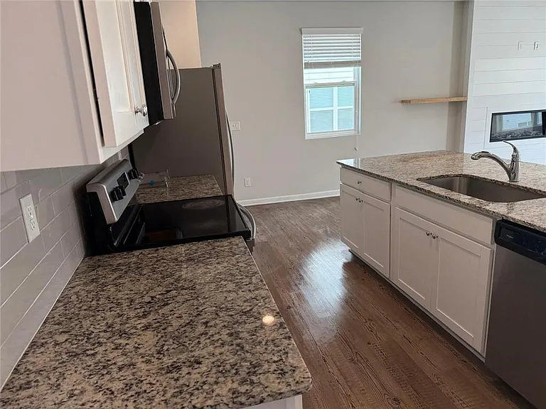 5223 Canberra Dr — Photo 6