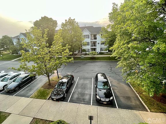 2nd image of 1731 Waterford Dr Unit 31