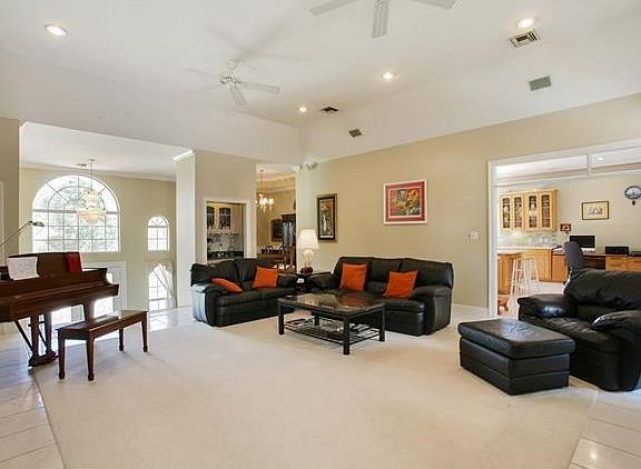 4th image of 21 Bocage Dr