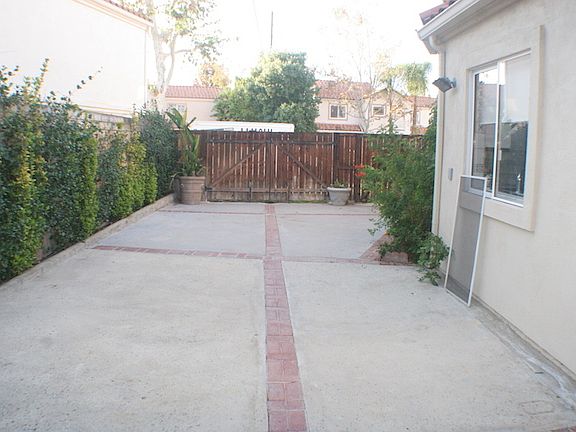 4th image of 4338 Oak Glen St