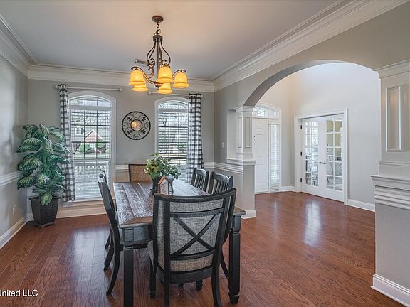5th image of 2615 Dickens Place Dr